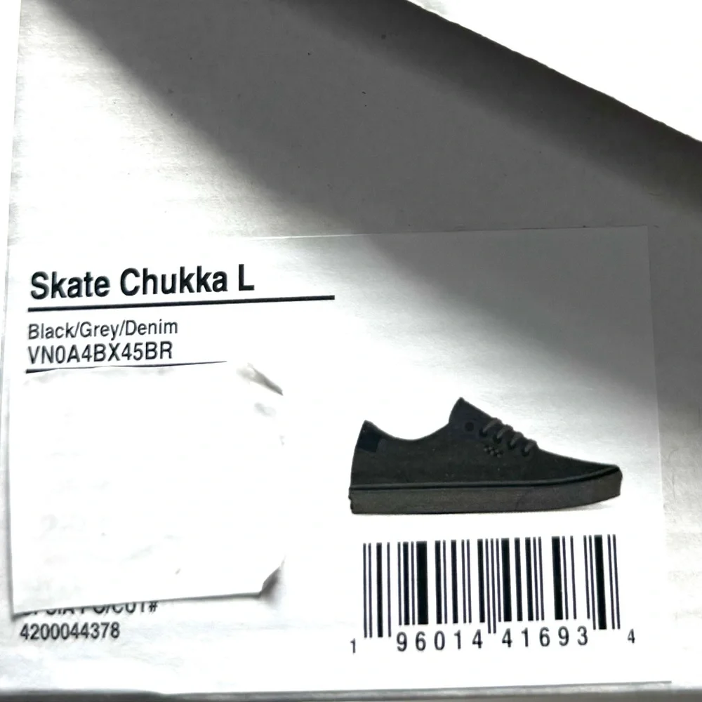 VANS Skate Chukka Low Black Gray Women’s Low Top Canvas Sneakers VN0A4BX45BR